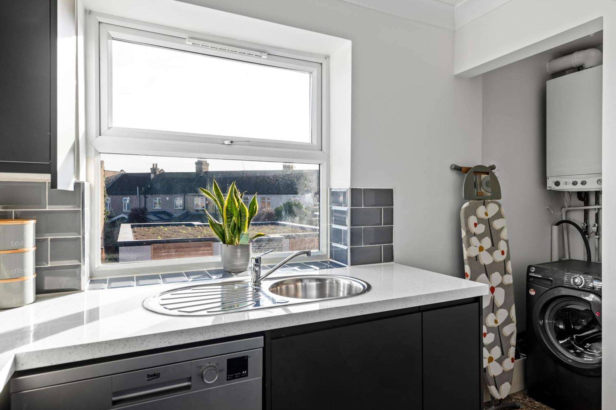 Cosy 2 Bedroom Flat In East Ham, Close To Excel Londra Exterior foto