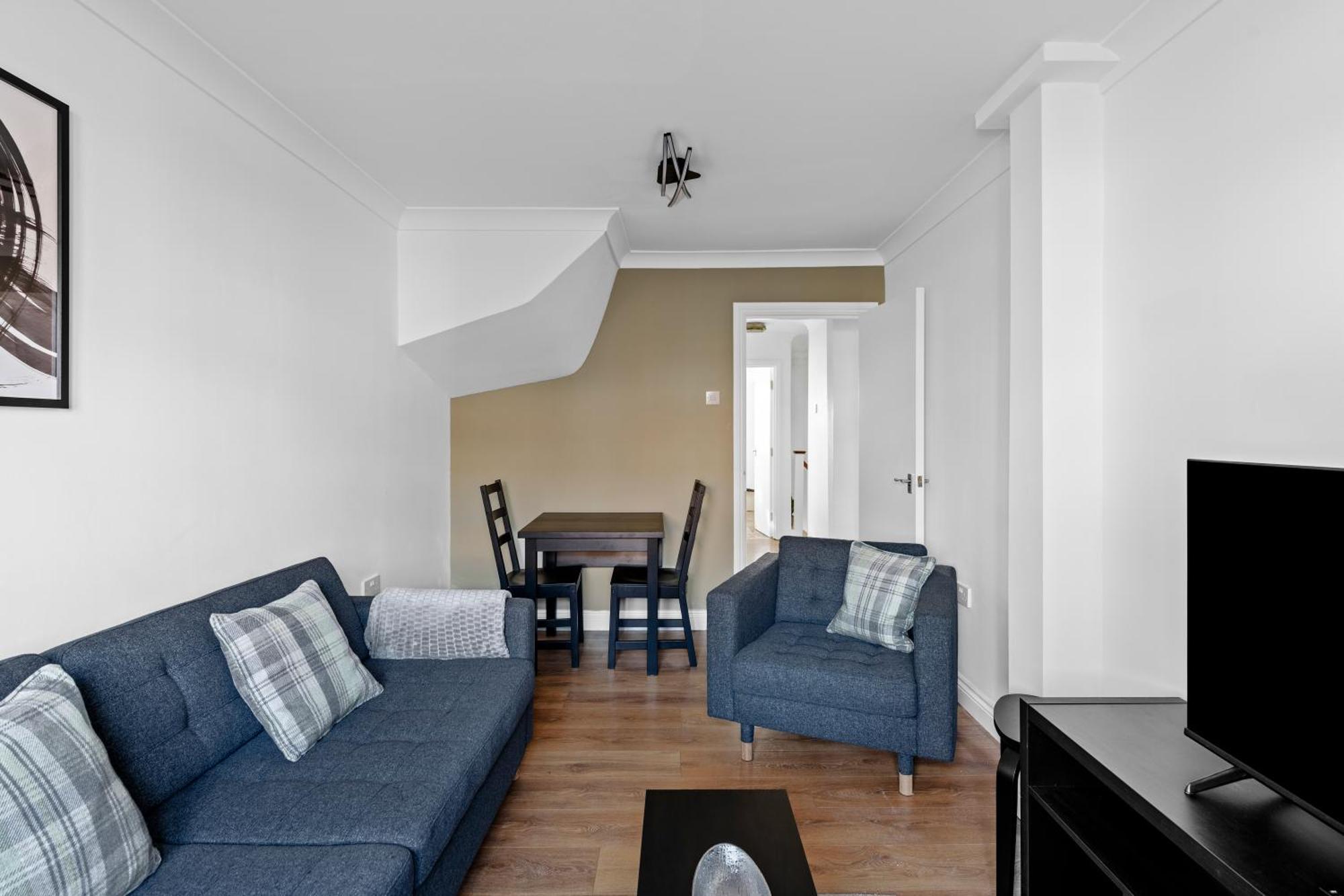 Cosy 2 Bedroom Flat In East Ham, Close To Excel Londra Exterior foto