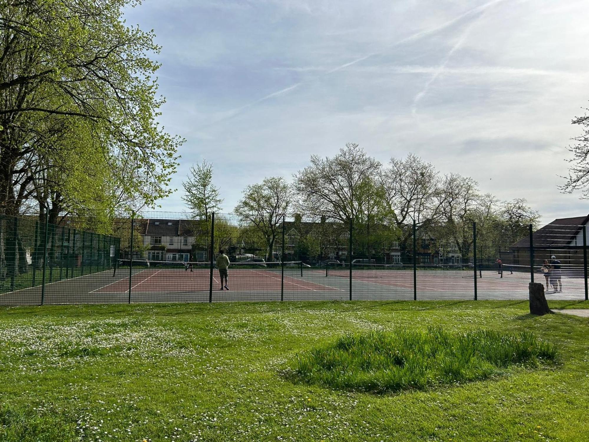 Cosy 2 Bedroom Flat In East Ham, Close To Excel Londra Exterior foto
